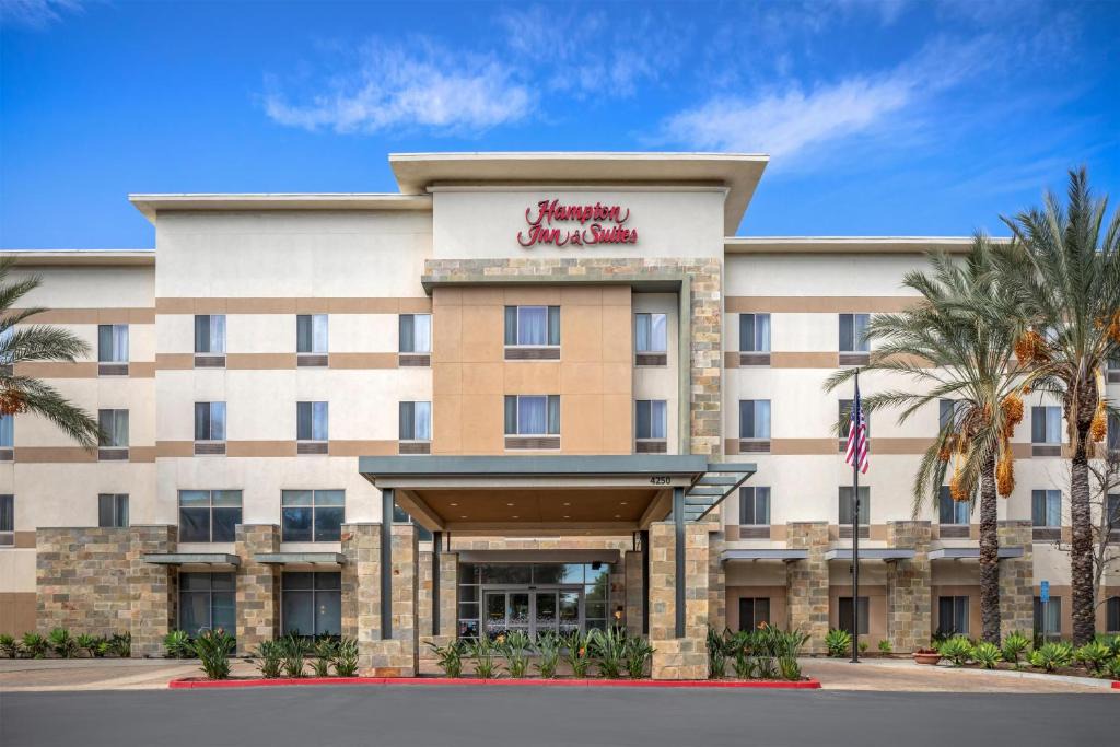 La Sierra Hotel | Hampton Inn & Suites Riverside/Corona East