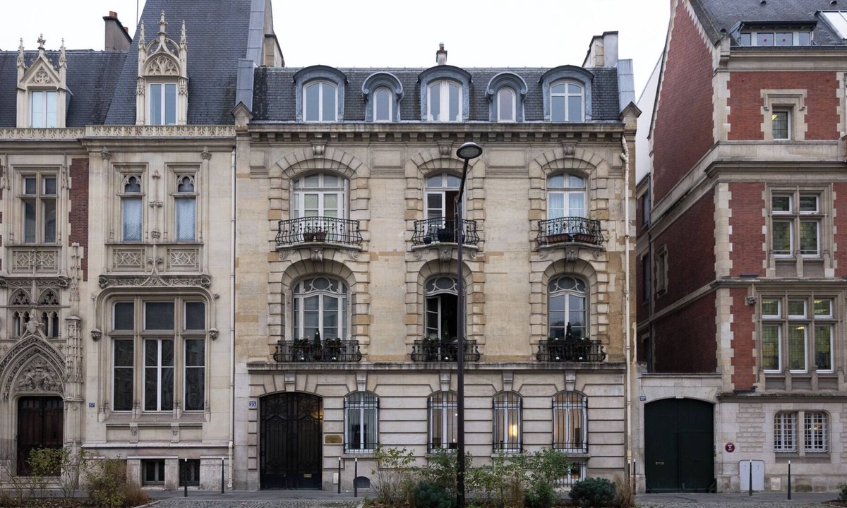 Porte d'Asnieres Apartment | Haussmann 3BR · Pereire · 135m² · A/C · sleeps 8