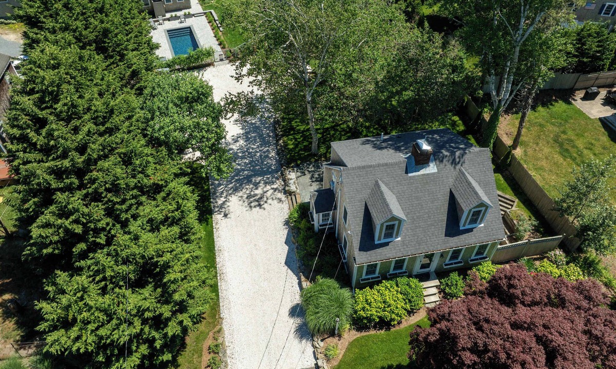 West Chatham House | Heated Plunge Pool, Game Barn, AC, 5 Min to Beach!