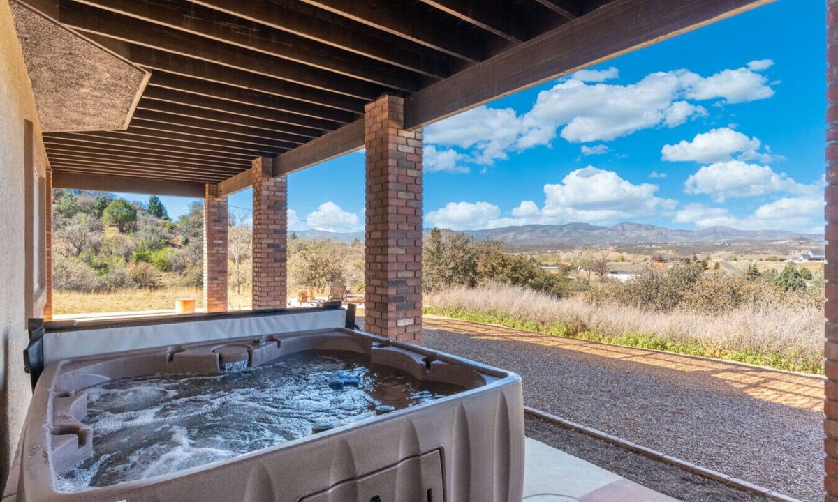 Dewey-Humboldt House | Hidden Hill Casita 1200 sq ft | Hot Tub & Views