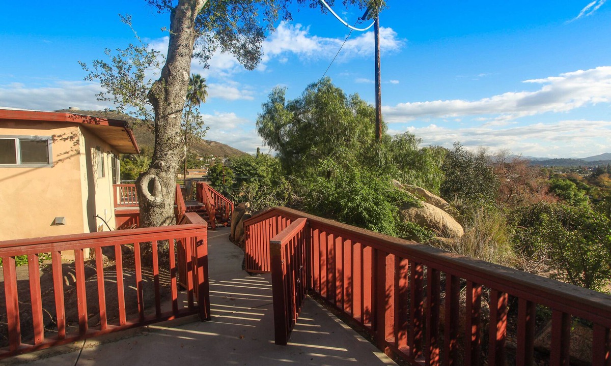 Santee Apartment | Hilltop Efficiency Apartment and Patio with Panoramic View