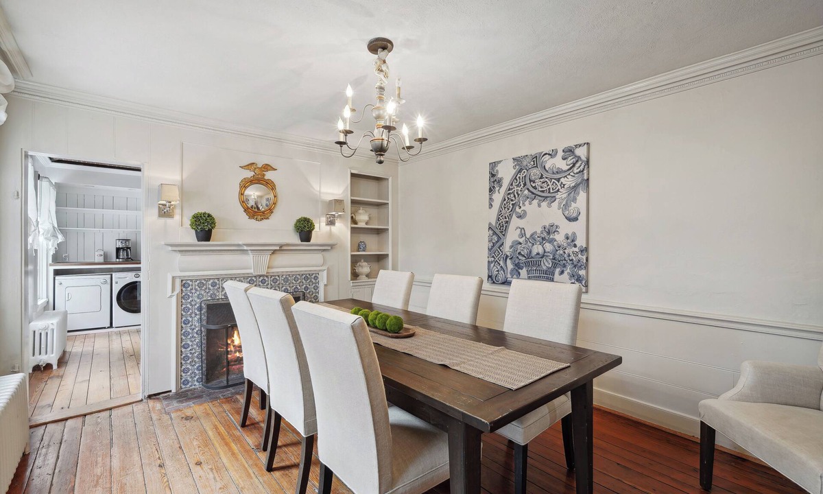 Old Town West House | Historic 4-bedroom Brockett's Row house in Old Town Alexandria