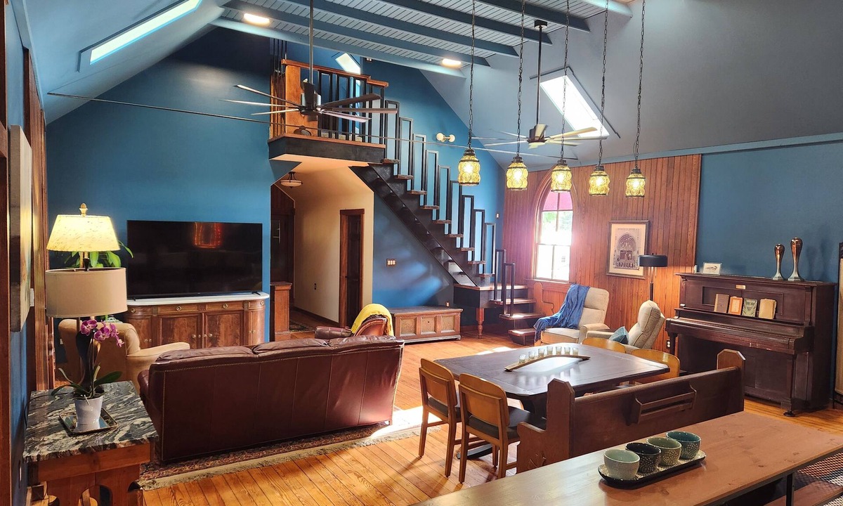 Harpers Ferry House | Historic Church Revival: 4BR & Gathering Rm + Lg Porch, Firepit, EV + 2 dogs OK