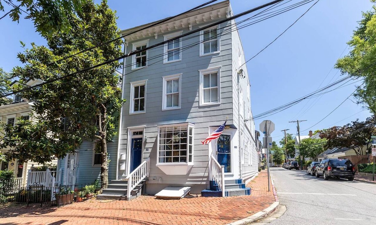 Historic District Apartment | Historic Suite 2 Blocks from Main St with On-Site Parking & Dog-Friendly