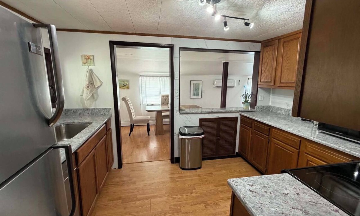 Chesapeake City House | HISTORIC WATERFRONT 2 Bedrooms/4 beds in Chesapeake City with AC