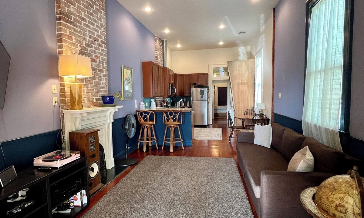 Bayou St. John House | History, color, and art in quiet and comfortable Faubourg St. John shotgun