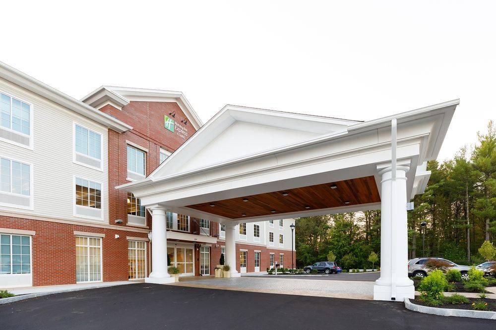 Sturbridge Hotel | Holiday Inn Express & Suites - Sturbridge, an IHG Hotel
