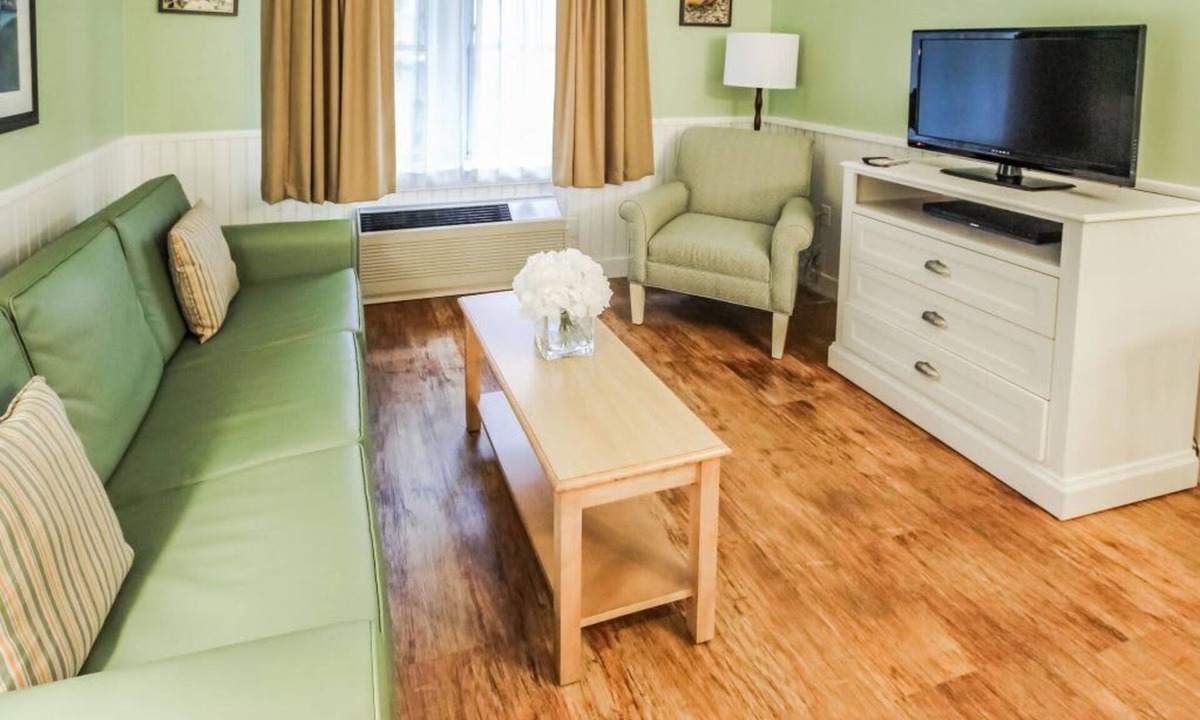 West Yarmouth Apartment | Holly Tree Resort - 1 Bedroom