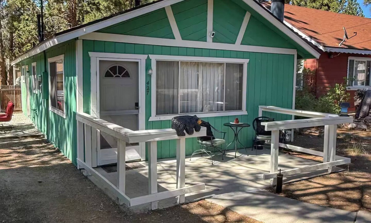 Big Bear City Cabin | Home Sweet Cabin in Big Bear with Hot Tub