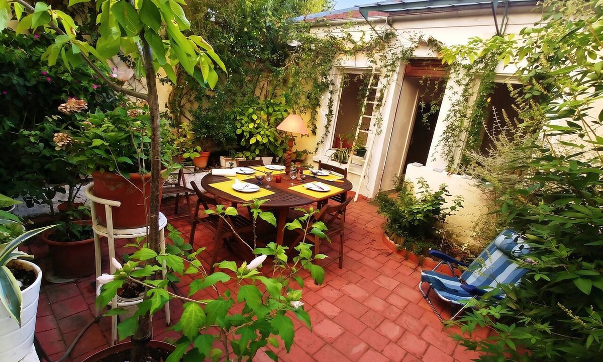 Montreuil House | Homerez - House in Montreuil