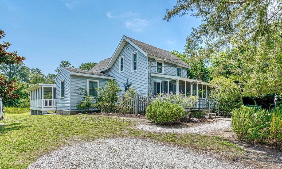 Chincoteague Hotel | Homestead | Historic Cottage on 30 Acres, Porches, Bay Breezes, Outdoor Shower, Nature Retreat