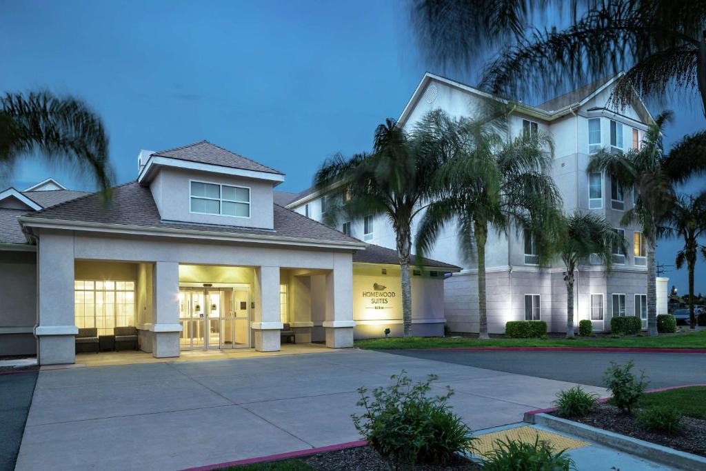 Clovis Hotel | Homewood Suites by Hilton Fresno Airport/Clovis