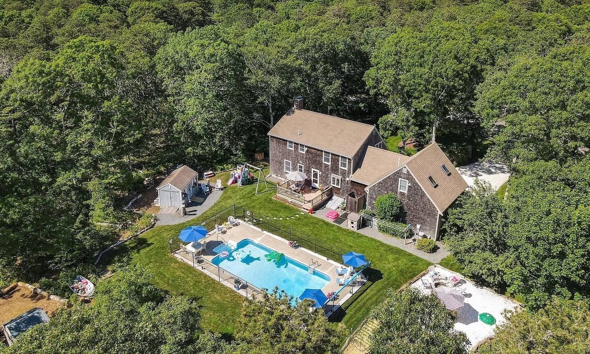 Brewster House | Homey | Spacious | Heated Pool | Pets Considered