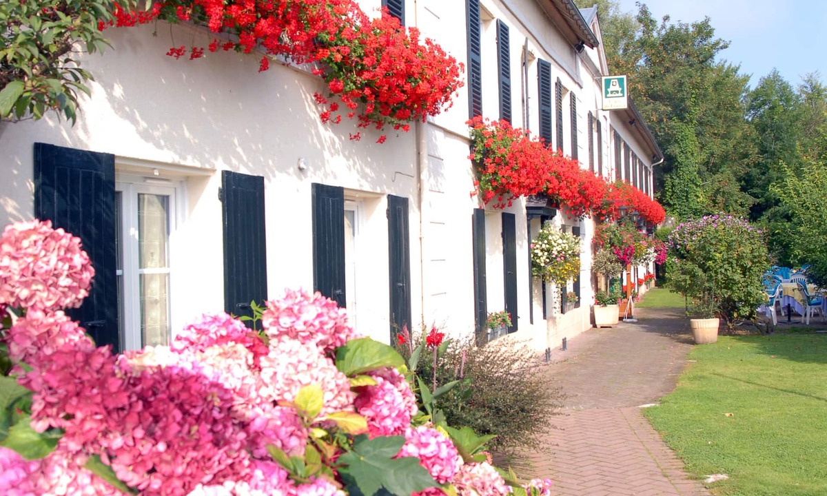 Gouvieux Hotel | Hostellerie du Pavillon St Hubert