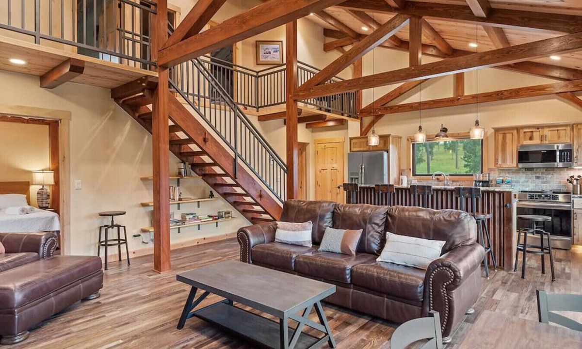 Custer Cabin | Hot Shot Hideaway near Custer Attractions