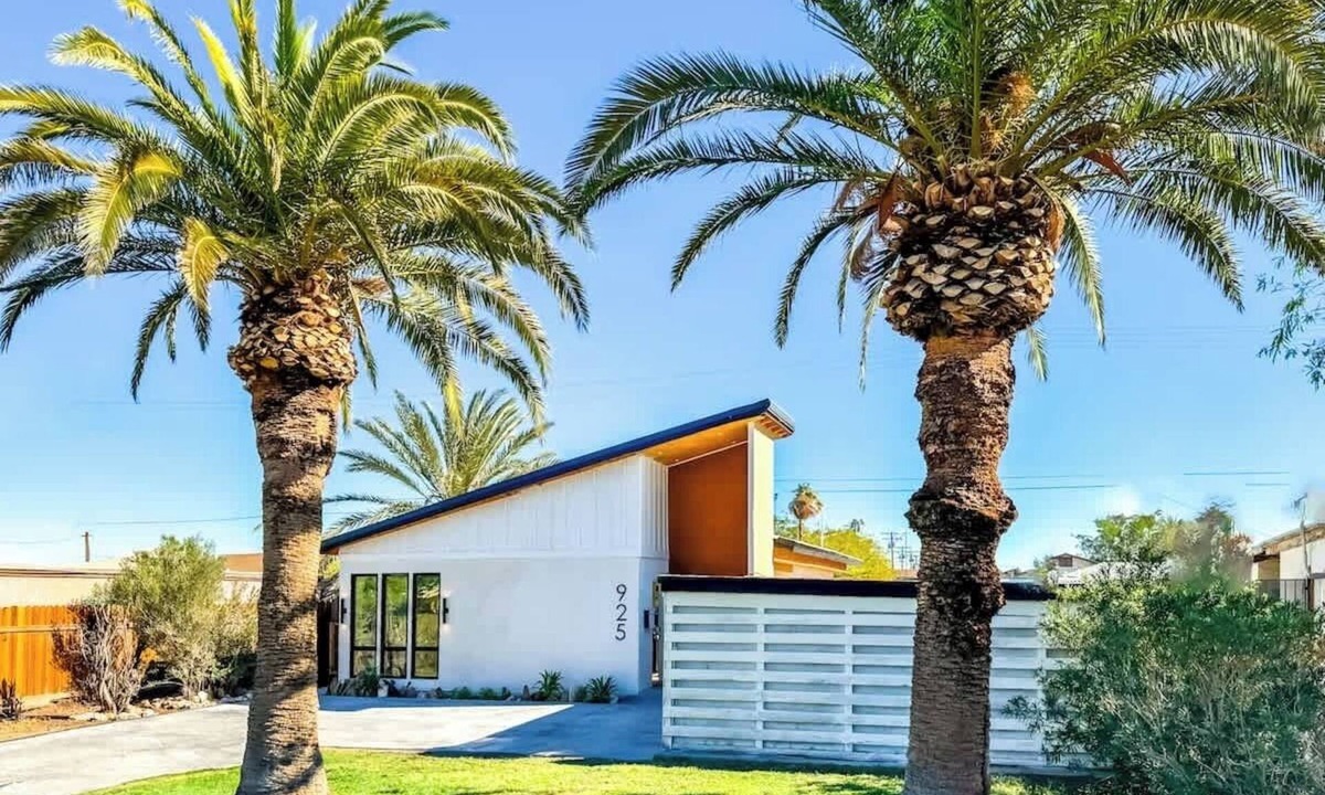 El Centro House | Hot Tub*3bd2ba*Backyard*King*1.2Gbps*pooltable