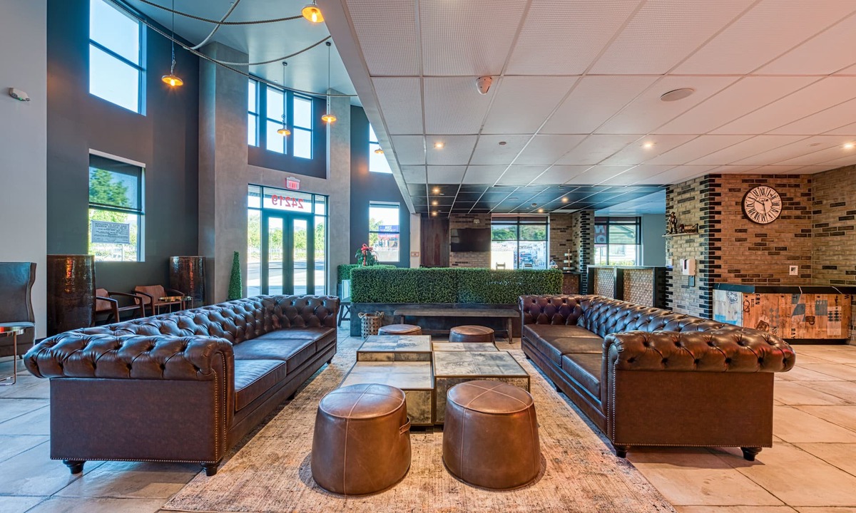 Newhall Hotel | Hotel Lexen Santa Clarita Valencia Near Six Flags