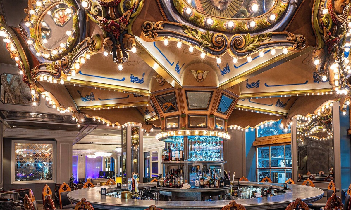 French Quarter Hotel | Hotel Monteleone, New Orleans