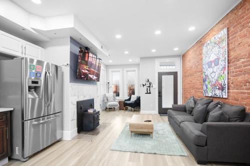 Northeast Apartment | Impeccable Capitol Hill Apartment Free parking Pass