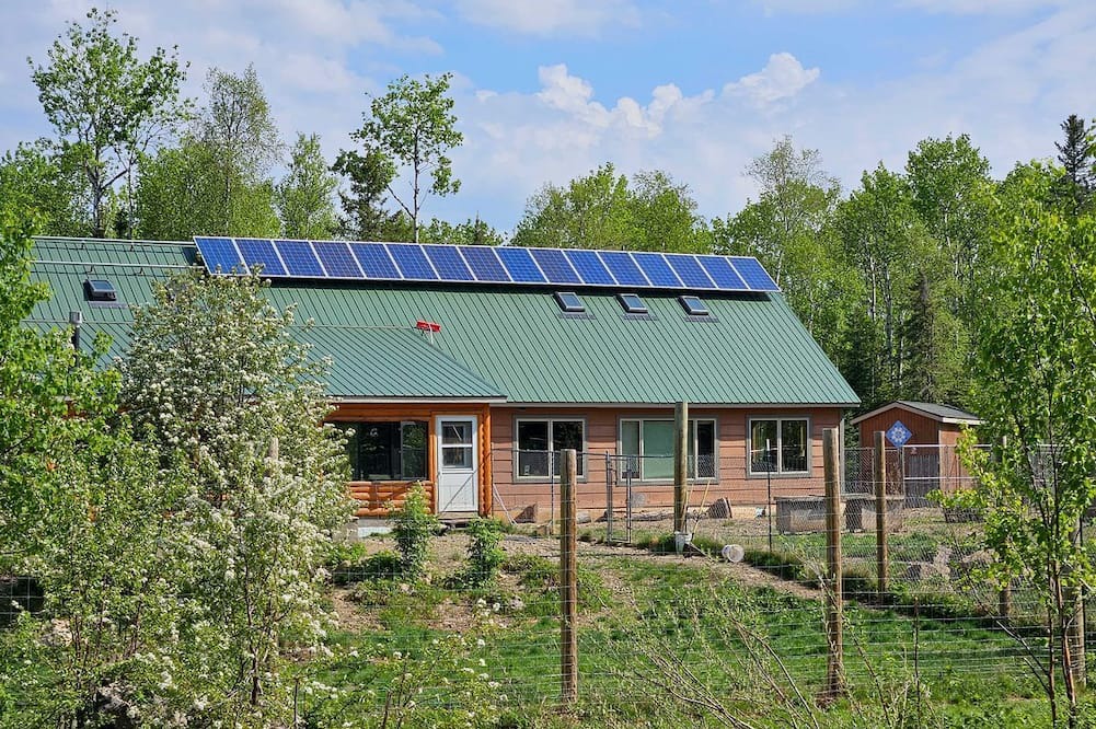 Hovland Cabin | Incredible Guest Suite - Unique Off-Grid Lodging Experience with Sled Dogs in Minnesota