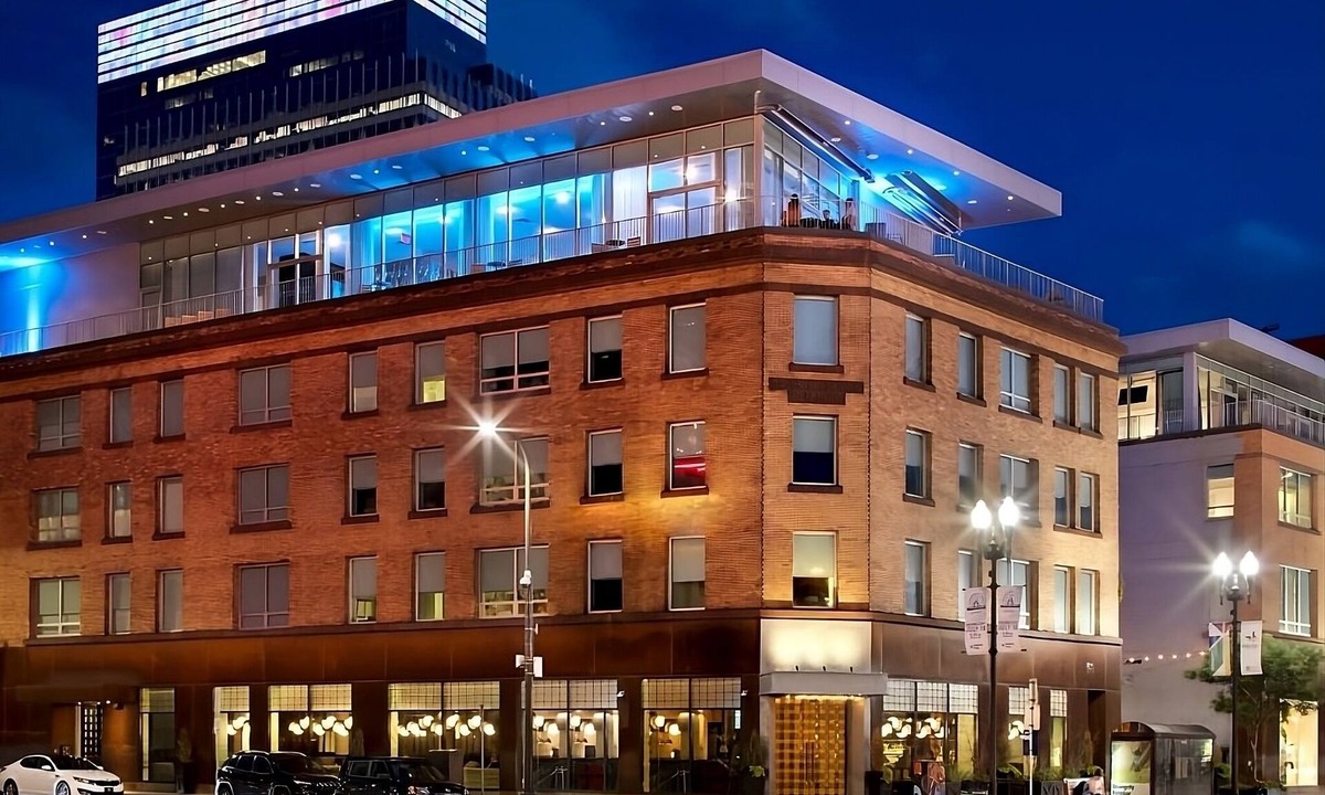 Downtown Minneapolis Hotel | Indulge in Home Like Comfort! 4 Relaxing Units, Pet-friendly Property!