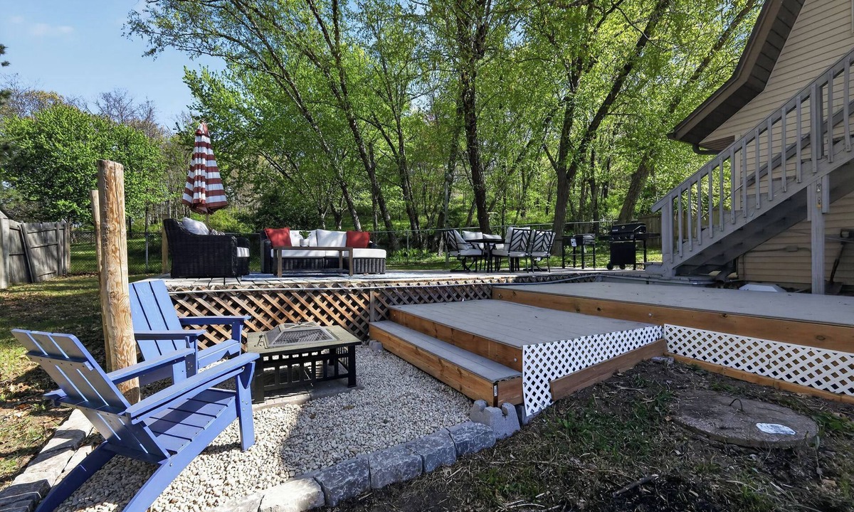 Poynette House | Infrared Sauna, Firepit, Kayaks, Walk 2 Launch, Authentic WI Lake Life
