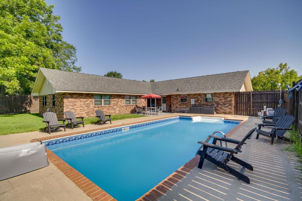 Gulfport House | Inviting Gulfport Home w/Private Pool & Yard