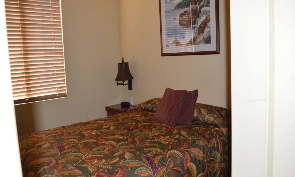Point Arena Villa | Inviting Suite with Dining Area, Close to Dining Spots and Bowling Ball Beach