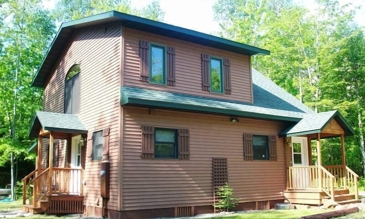 La Pointe Cabin | Island Fox Nestled in the Woods on Madeline Island