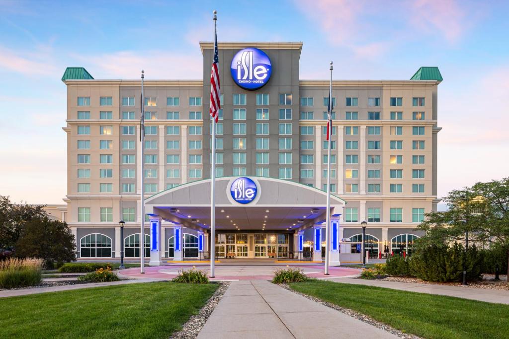 Washburn Hotel | Isle Casino Hotel Waterloo Hotel & Casino - A Caesars Rewards Destination