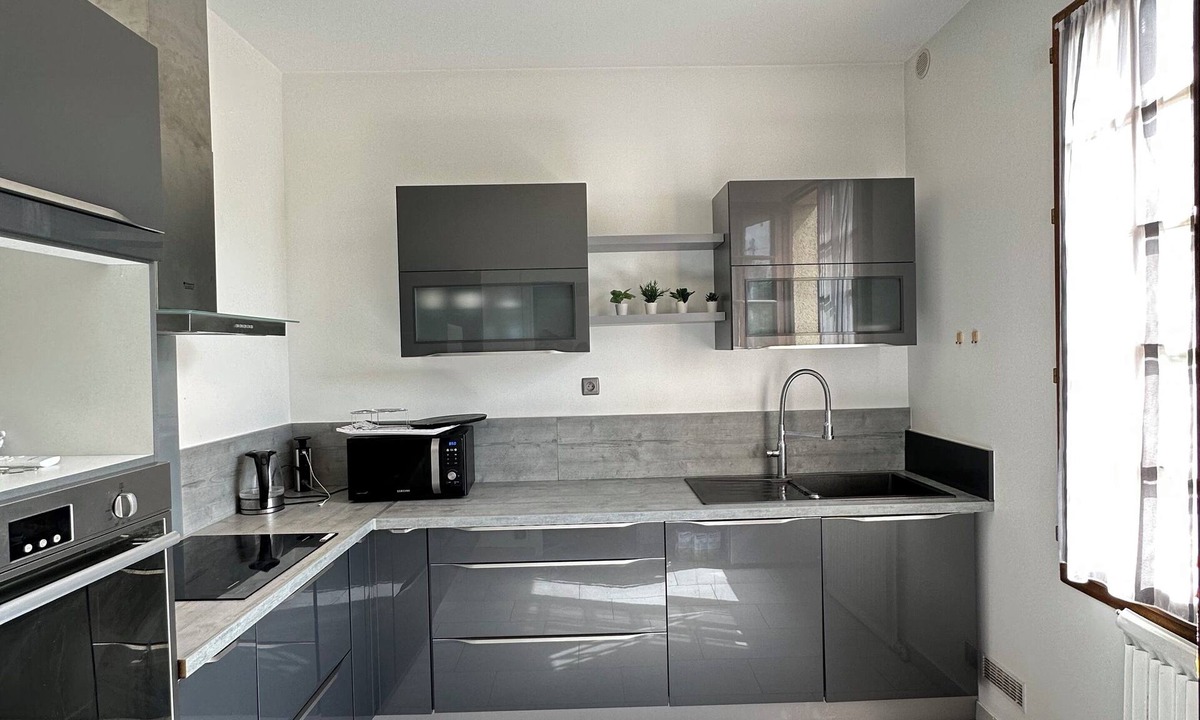 Bezons House | JABEEN'S HOUSE