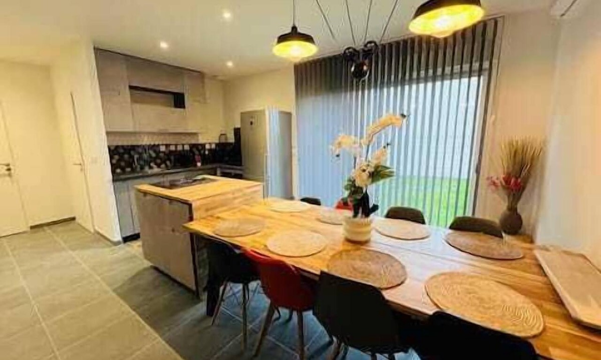 Villiers-sur-Morin Villa | Jade - New house with a garden, sleeps 10 - 15 min from Disney