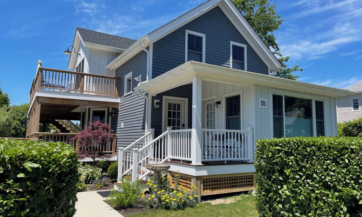Shoreby Hill Apartment | Jamestown in town studio