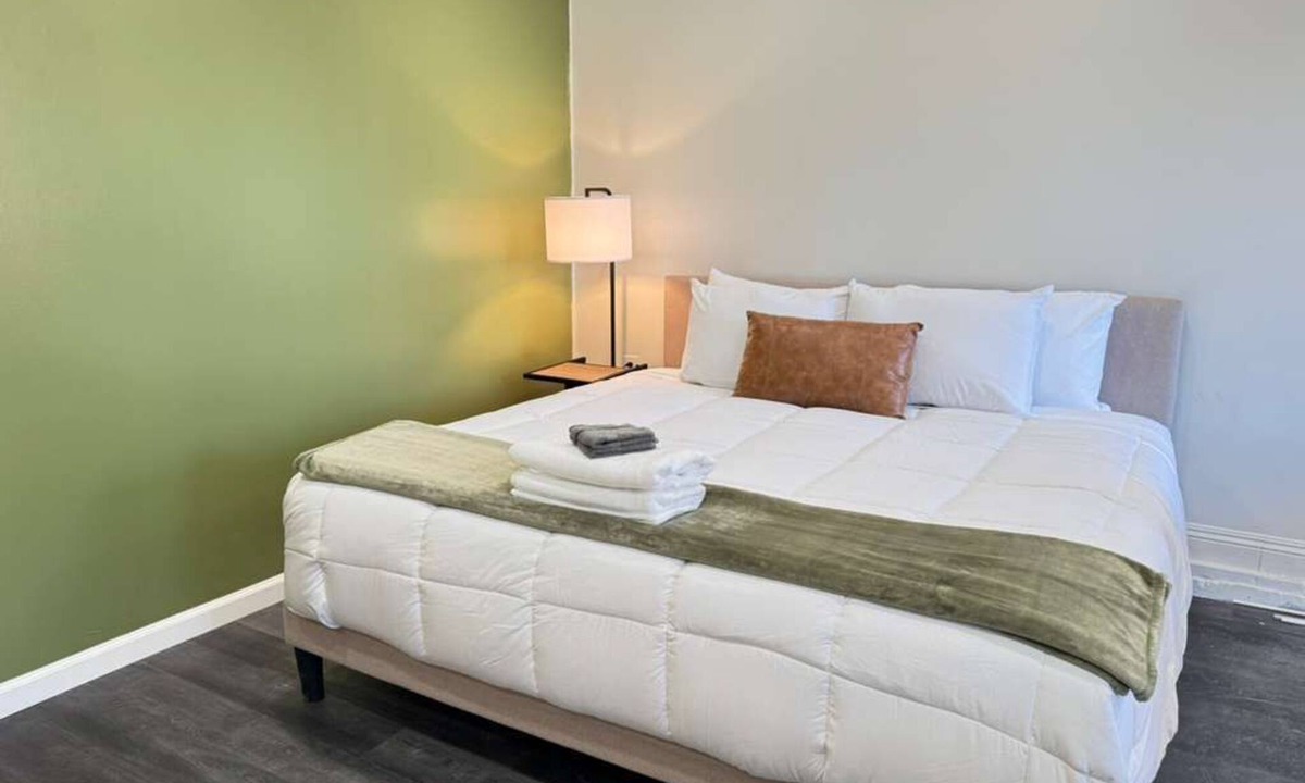 San Bernardino Apartment | KING BED -THE URBAN NEST-