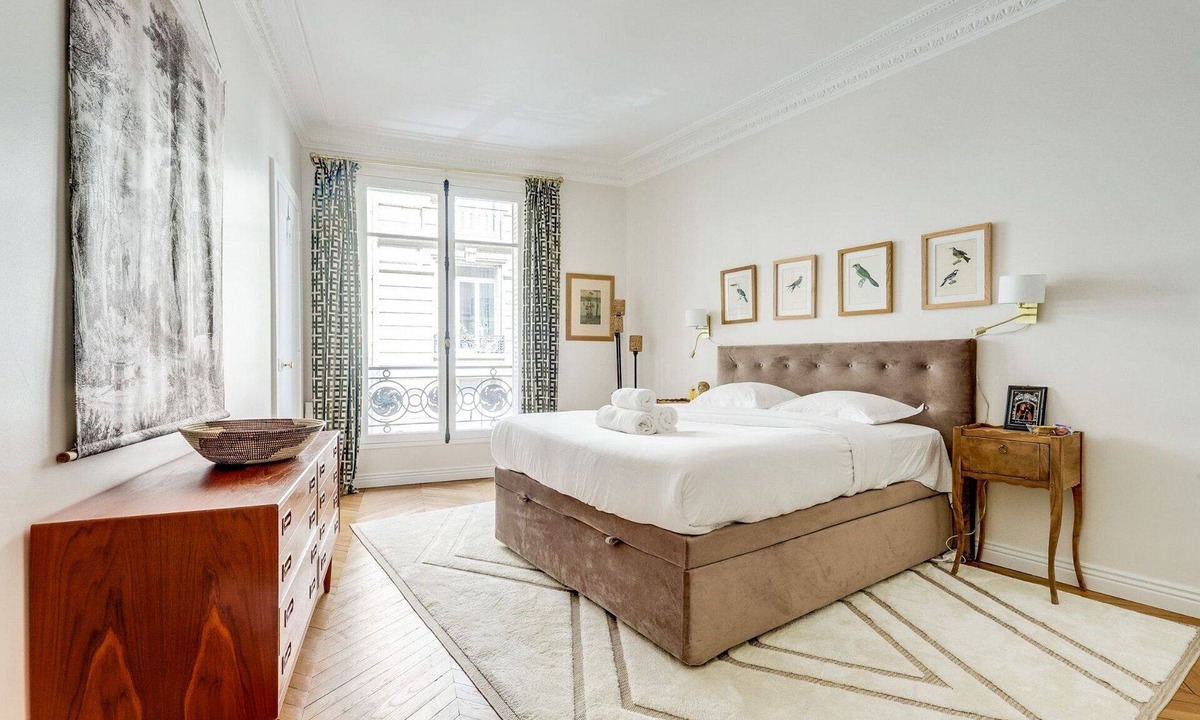 Quartier de la Plaine-de-Monceaux Apartment | L'Ivoire – Elegant Family Haven-by Mon Petit Faré