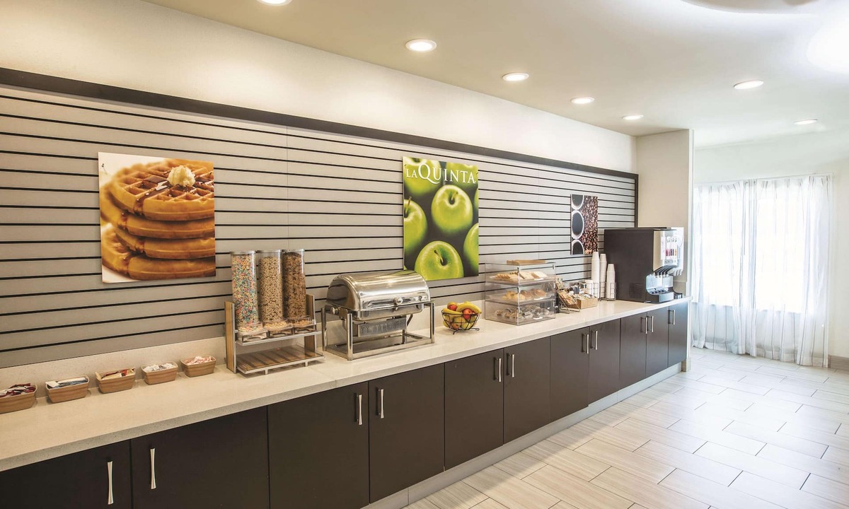 Hattiesburg Hotel | La Quinta Inn & Suites by Wyndham Hattiesburg - I-59