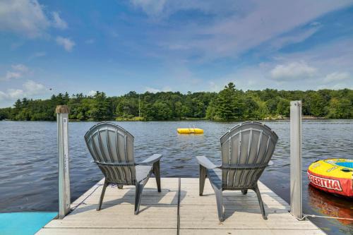 Neillsville House | Lake Arbutus! Game Room, Hot Tub and Pontoon!