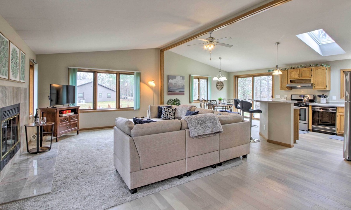 Rome House | Lake Arrowhead Getaway w/ Beach & Pool Access