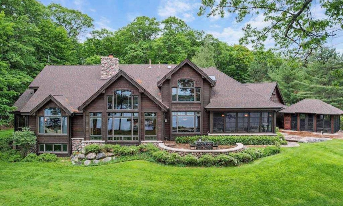 Three Lakes House | Lake Breeze Luxury Executive Retreat