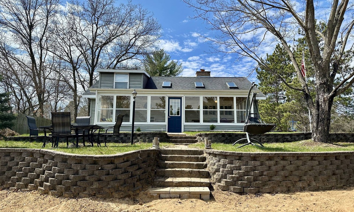 Nekoosa Cottage | Lake Camelot | 10 Min to Sand Valley | NEW Game Garage | April Discount