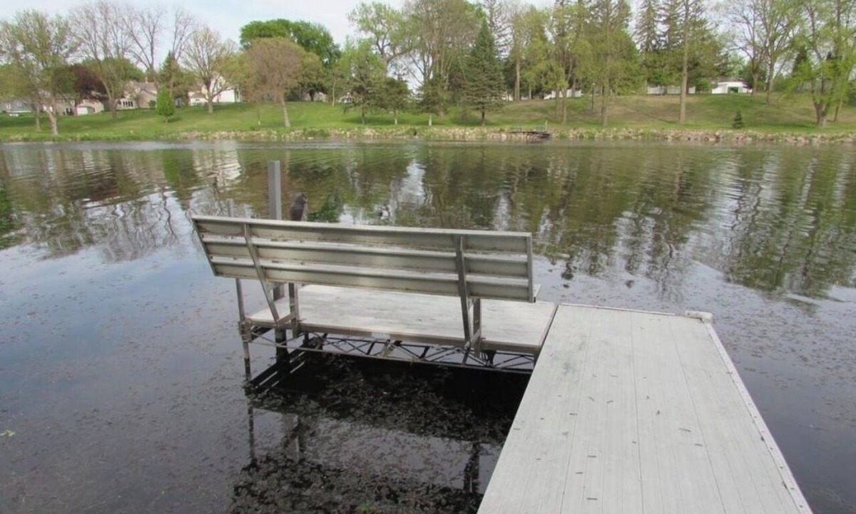 Fairmont House | Lake front sanctuary with a dock on Fairmont’s chain of lakes