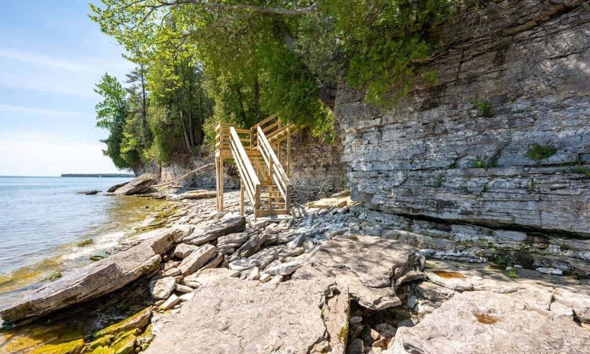 Jacksonport Cabin | Lake Michigan Cabin · Private Shoreline
