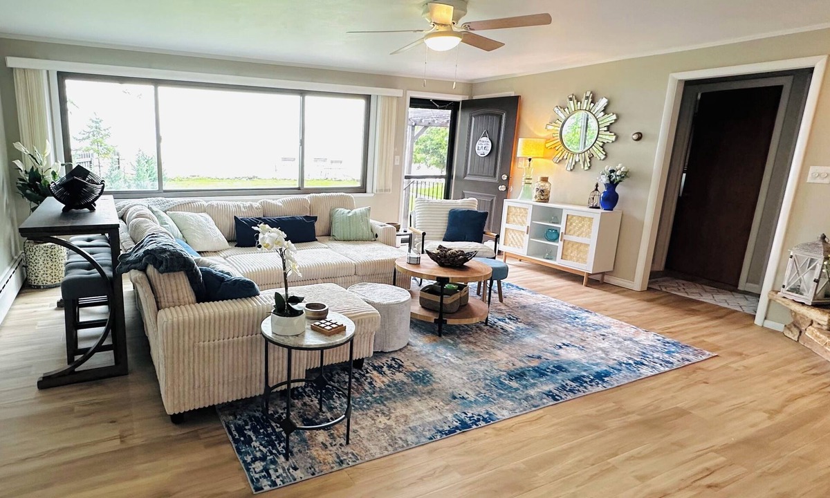 Fox Crossing Cottage | Lake Winnebago Getaway!