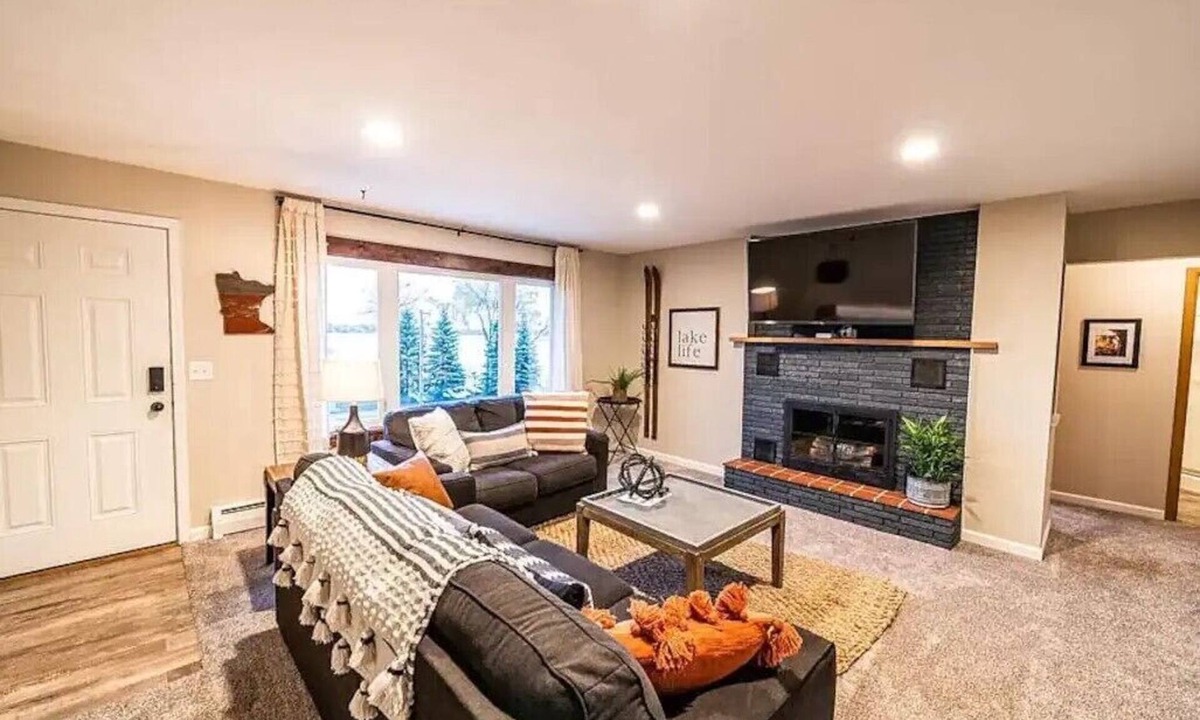 Detroit Lakes Condo | Lakefront Condo, 2 bedroom, with Dock & Private Patio! Walk to Restaurants!