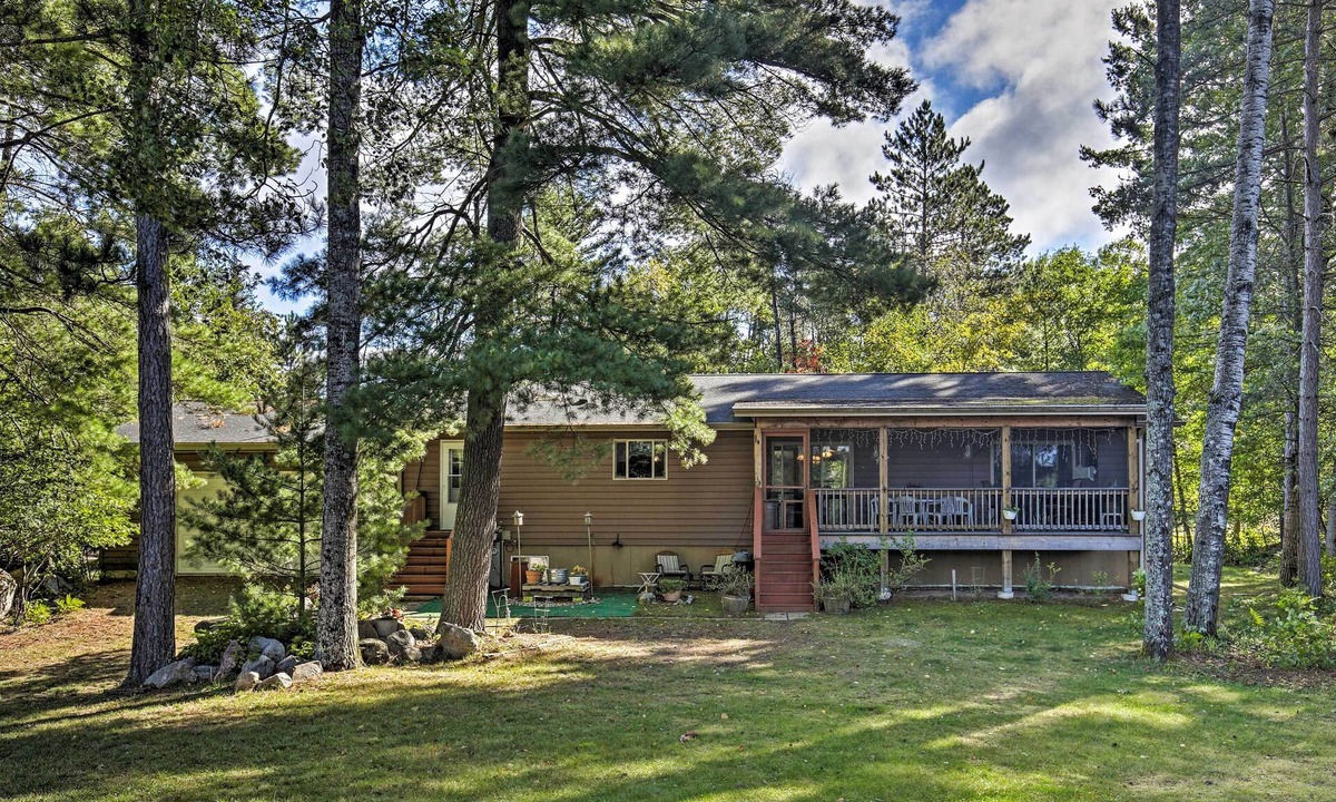 Conover House | Lakefront Family Getaway w/Private Deck & Dock!
