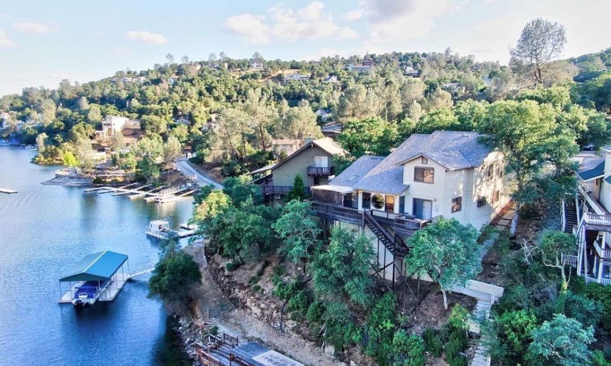 Copperopolis House | Lakefront Home wPrivate Dock in no wake zone. Perfect for floating in the lake