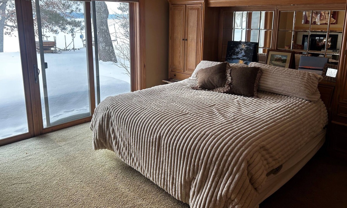 Deerwood House | Lakeside home on beautiful Bay Lake - just south of Ruttgers Resort