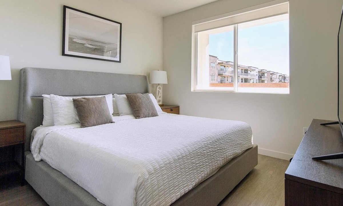 Rhodes Ranch Apartment | Landing | Amazing 2BD, Gym, Rooftop Lounge