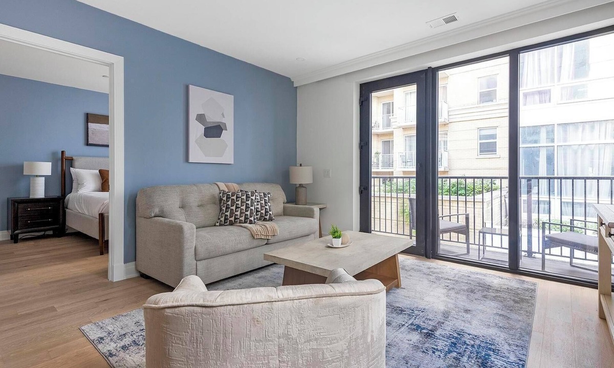 Mount Vernon Square Apartment | Landing | Amazing 2BD in Logan Circle
