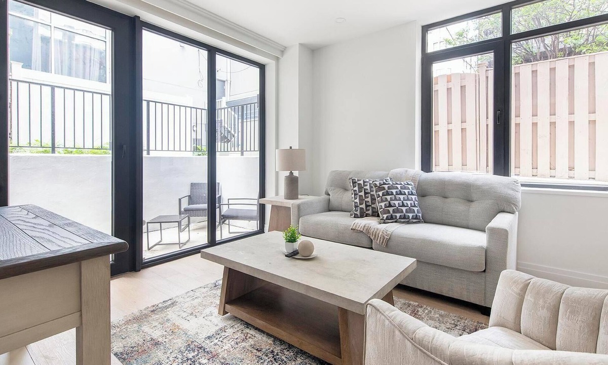 Mount Vernon Square Apartment | Landing | Chic 1BD in Logan Circle